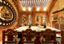 THI CÔNG HẦM RƯỢU ĐẸP TRONG KHÔNG GIAN NHỎ